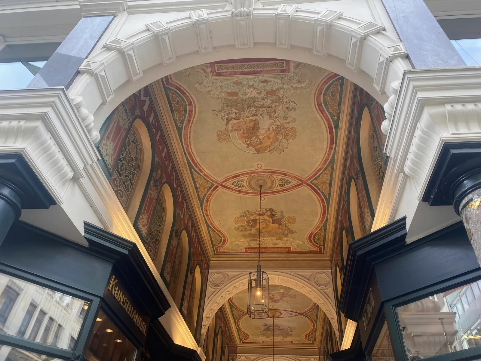 Painted vaulted ceiling of the Mellin-Passage above the entrance at Neuer Wall 13